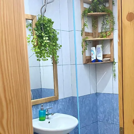 Rosy House - Comode House Near The Apartmán