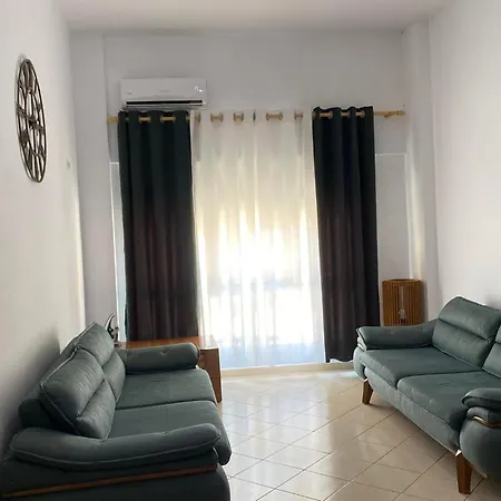 Rosy House - Comode House Near The Διαμέρισμα *