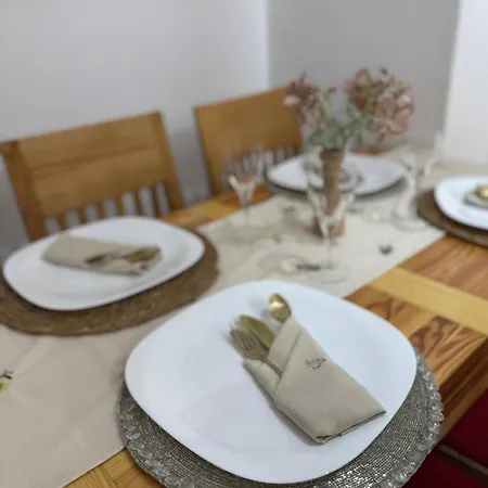 Rosy House - Comode House Near The Διαμέρισμα *