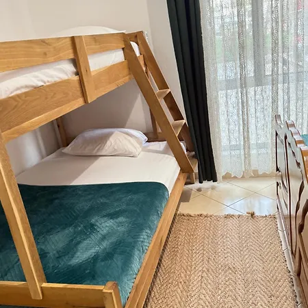 Rosy House - Comode House Near The Διαμέρισμα Golem (Tirana)