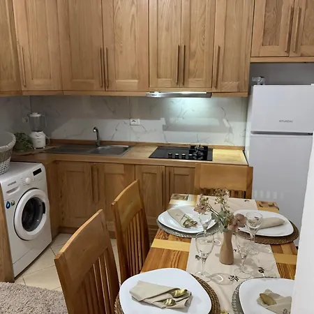 Διαμέρισμα Rosy House - Comode House Near The