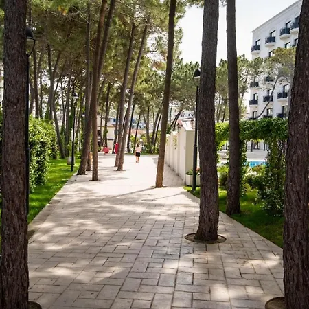 Rosy House - Comode House Near The *