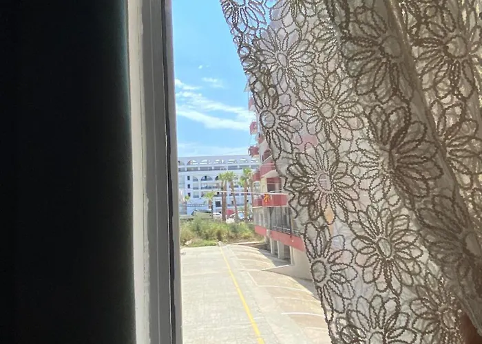 Rosy House - Comode House Near The 아파트