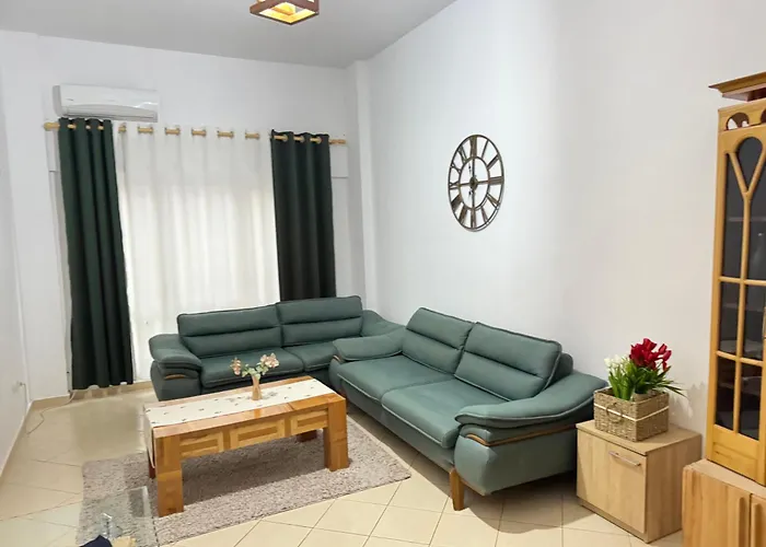 Rosy House - Comode House Near The 아파트