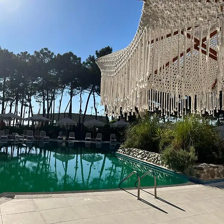 Rosy House - Comode House Near The Appartement *